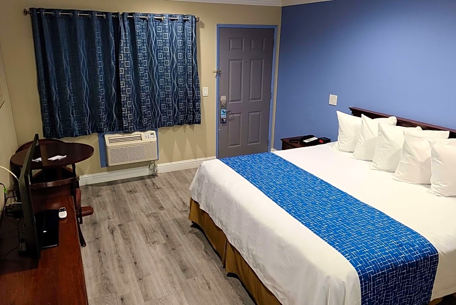 Travelodge by Wyndham Clearlake