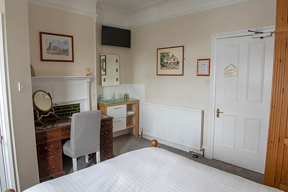 Toothbrush Rooms at Lattice Lodge - Guest Kitchen & EV Recharging