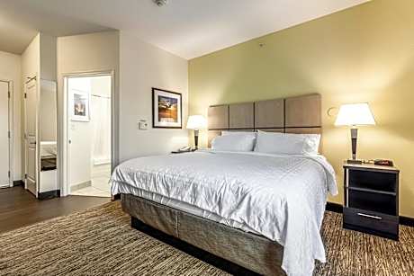 Queen Studio Suite - Mobility Access Tub/Non-Smoking