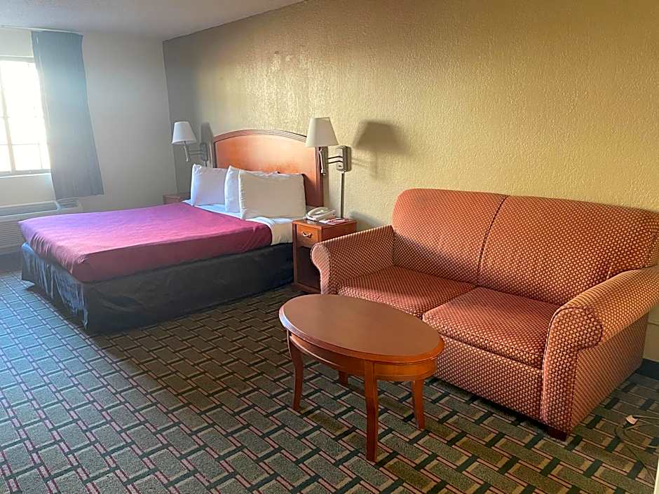 Econo Lodge Kalamazoo near Wings Stadium