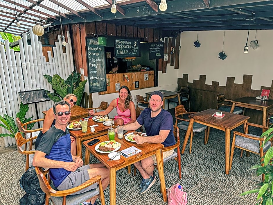 Dong Paloh Hostel