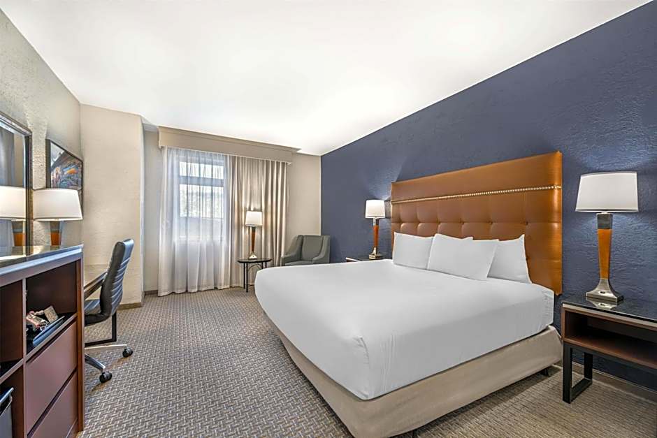 Drury Plaza Hotel Flagstaff