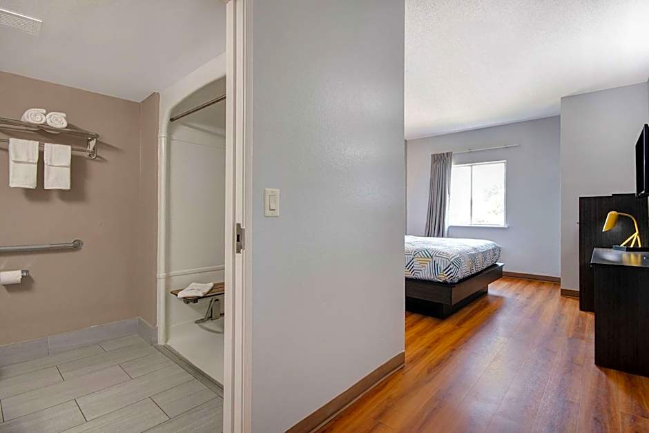 Motel 6-San Antonio, TX - South