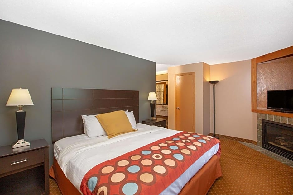 AmericInn by Wyndham Coralville