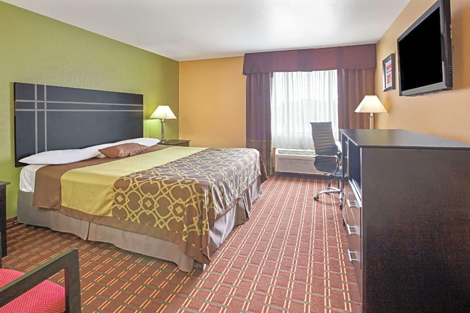 Super 8 by Wyndham Houston/I-10/Federal Road
