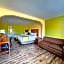 Garden Inn and Suites near Callaway Gardens Pine Mountain