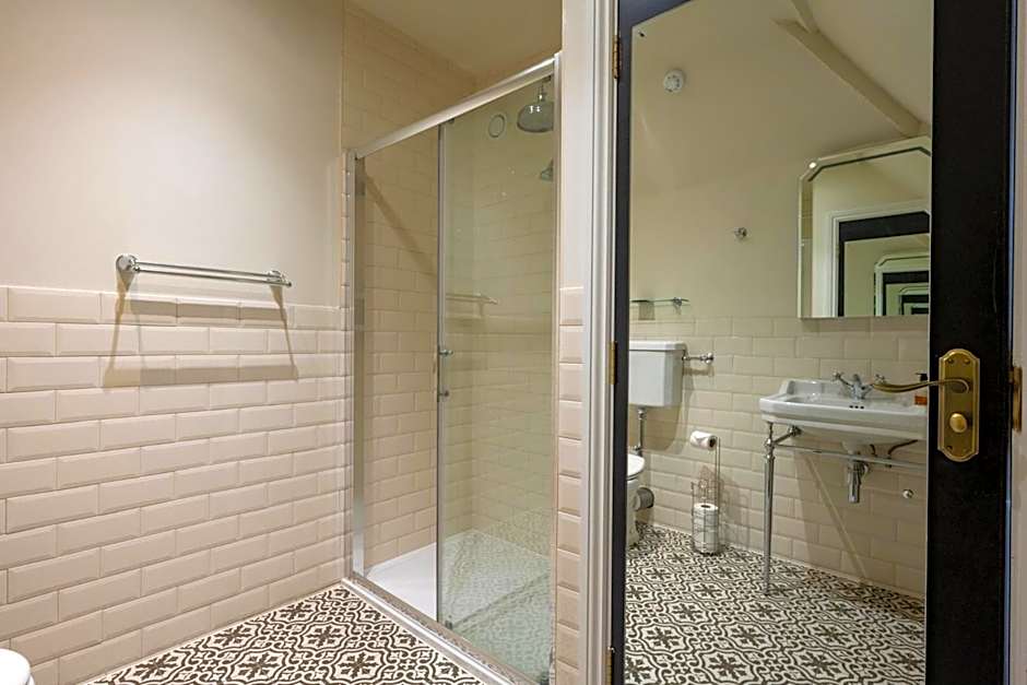 Tavern Townhouse - Boutique Town Centre Stay, Henley-on-Thames