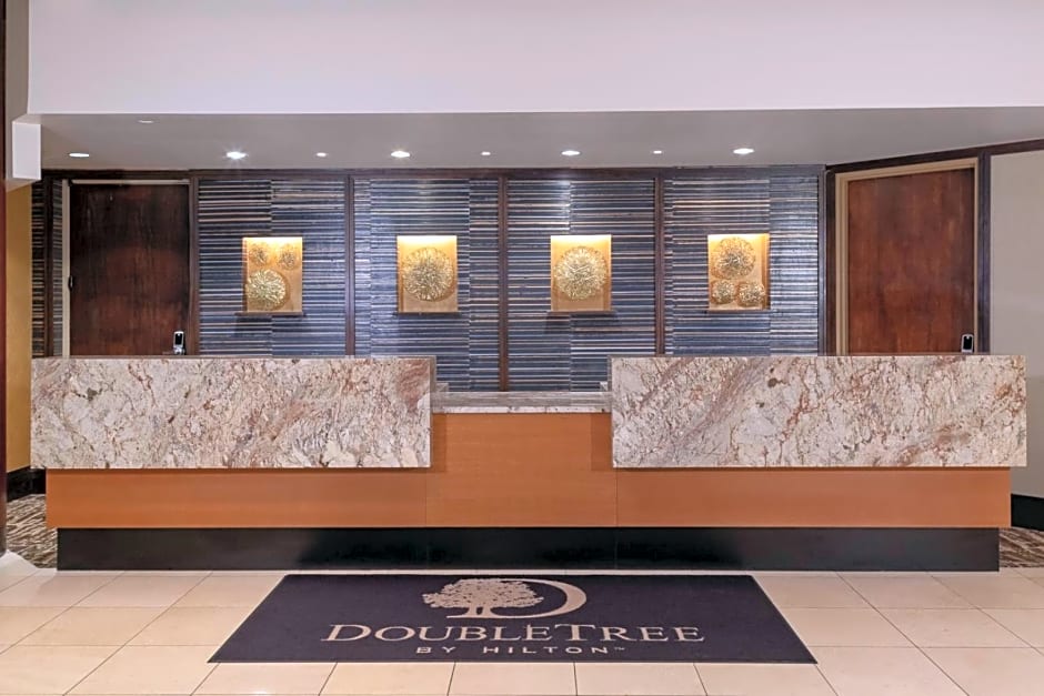 DoubleTree by Hilton Kansas City - Overland Park