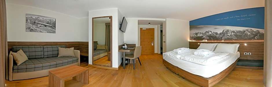 Photo 1 of 15 of Junior Suite, Balcony