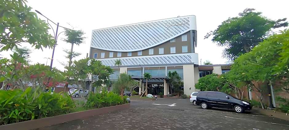 GRAND KOLOPAKING HOTEL
