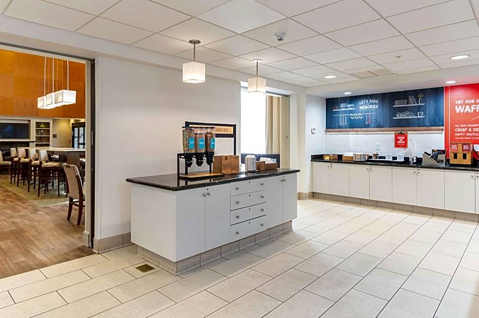 Hampton Inn By Hilton & Suites Manchester