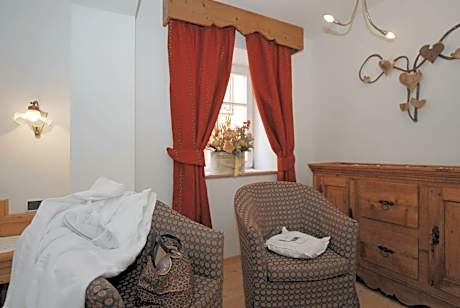 Junior Suite with Terrace with Spa Access