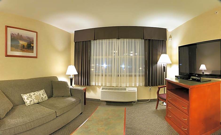 Days Inn & Suites by Wyndham Langley