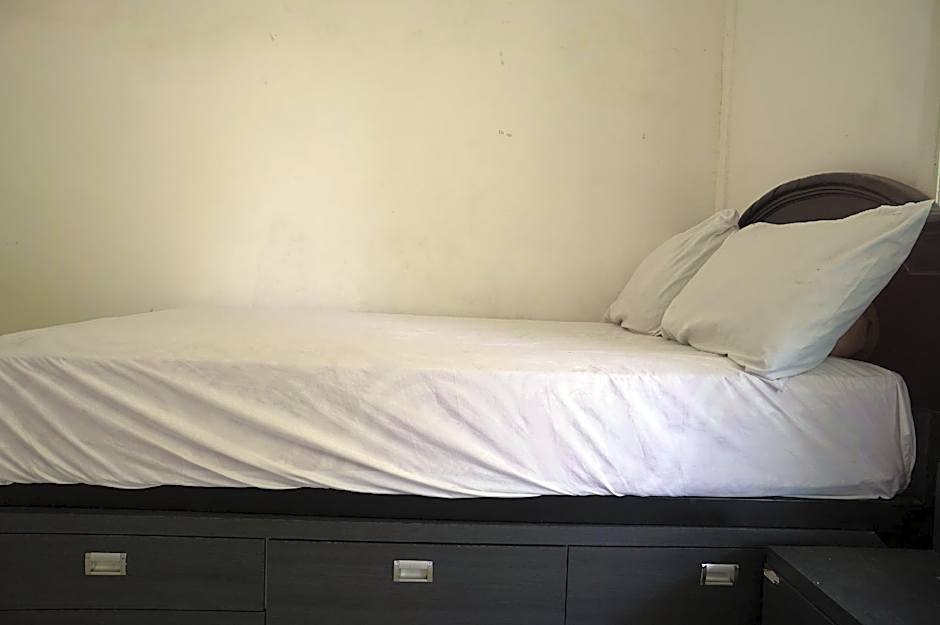 Hotel O Aero Kost Bu Lisa Syariah Near Pasar Tradisional Lawang