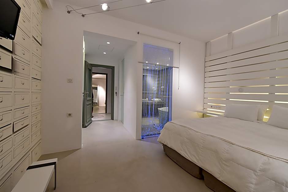 Zdjęcie 1 z 7 — 2 Bedroom Suite, Sea View