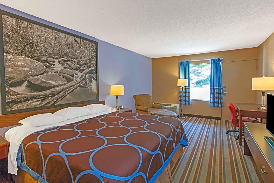 Super 8 by Wyndham Caryville TN