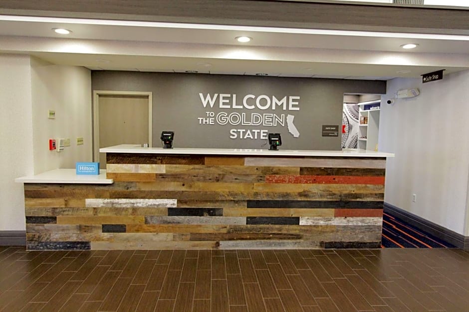 Hampton Inn By Hilton And Suites Seal Beach