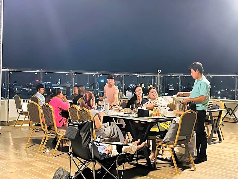 The Square Kampot Hotel