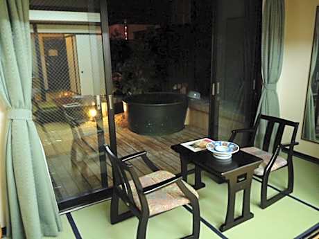 Deluxe Japanese-Style Room