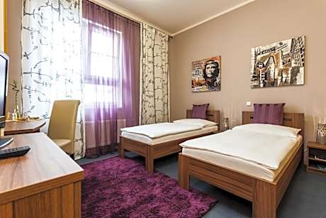 Standard Plus Twin Room