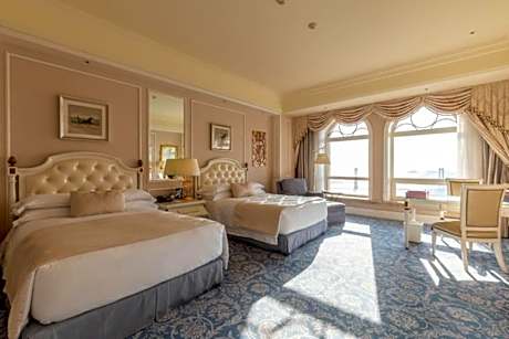 Grand Twin Room with Ocean View