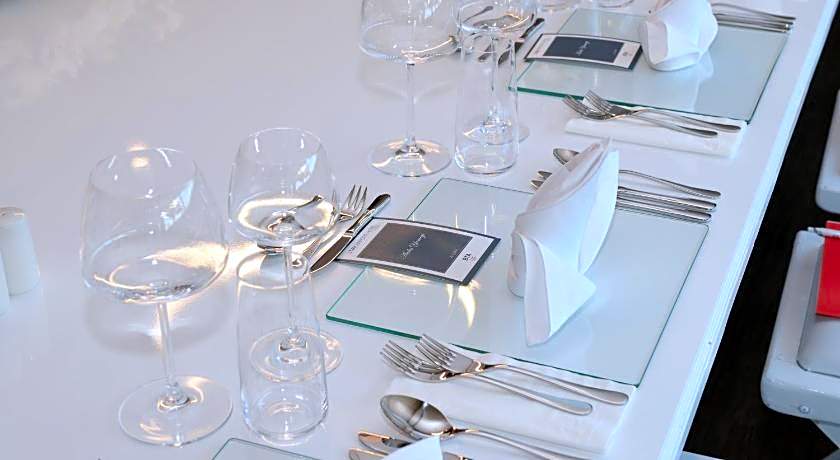 Tav Airport Hotel Izmir