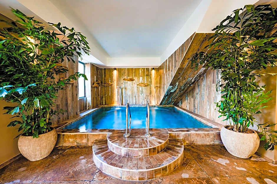 Le Hameau des Pesquiers Ecolodge, Curio Collection by Hilton