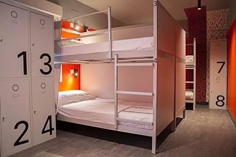 Bed in 11-Bed Mixed Dormitory Room