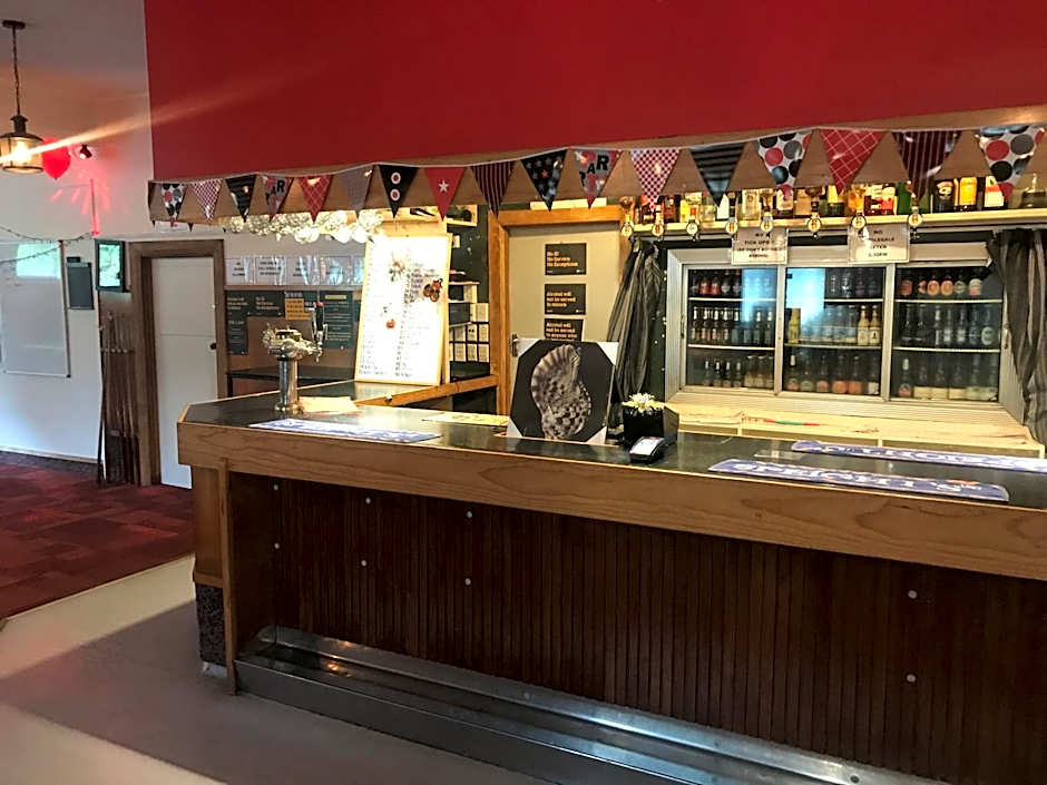 Te Puia Hot Springs Hotel