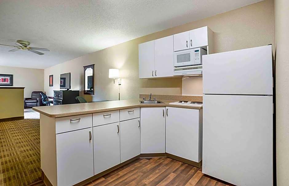 Extended Stay America Select Suites - New Orleans - Airport