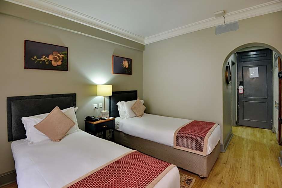 Cresta Jameson Hotel