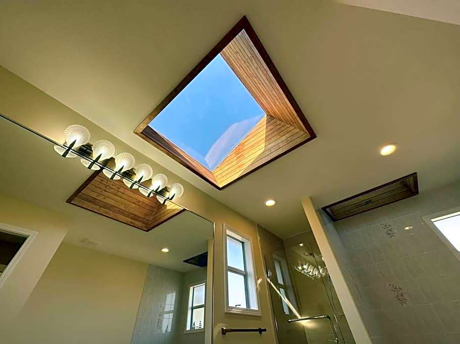 Super Cosy 8Bed & 6Bath in Vancouver heart near to airport and DownTown