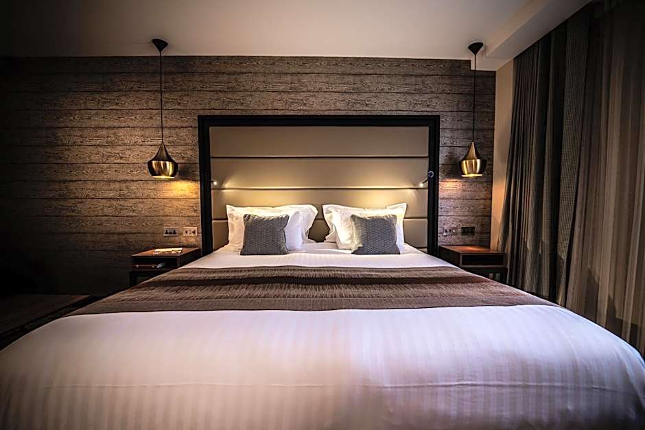 The Warwickshire Hotel and Country Club