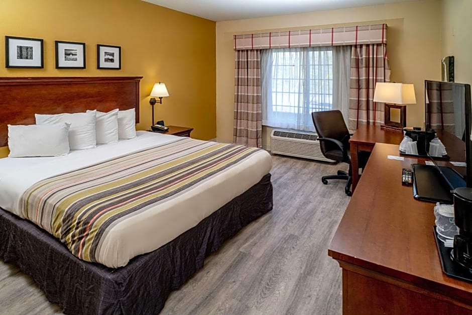 Country Inn & Suites by Radisson, Charleston South, WV