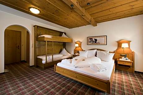 Classic Quadruple Room