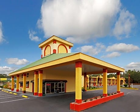 Lower Floor Accessible Room with 2 Double Beds - Smoking