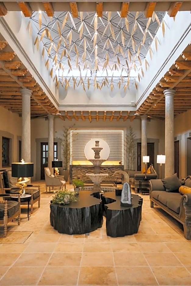 Hotel Dos Patios, Holistico Boutique & SPA