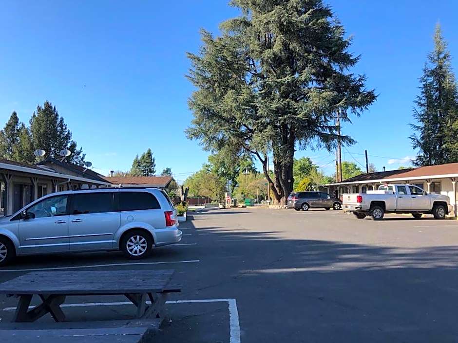 Kelseyville Motel