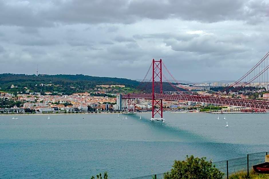 HI Almada - Pousada de Juventude