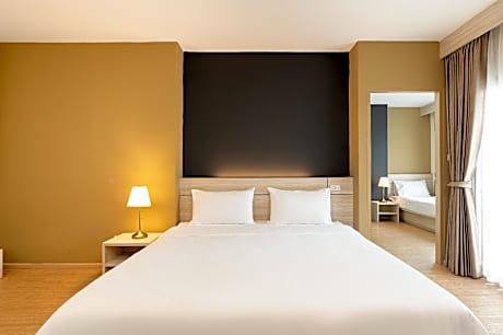 One Bedroom Triple Family Room