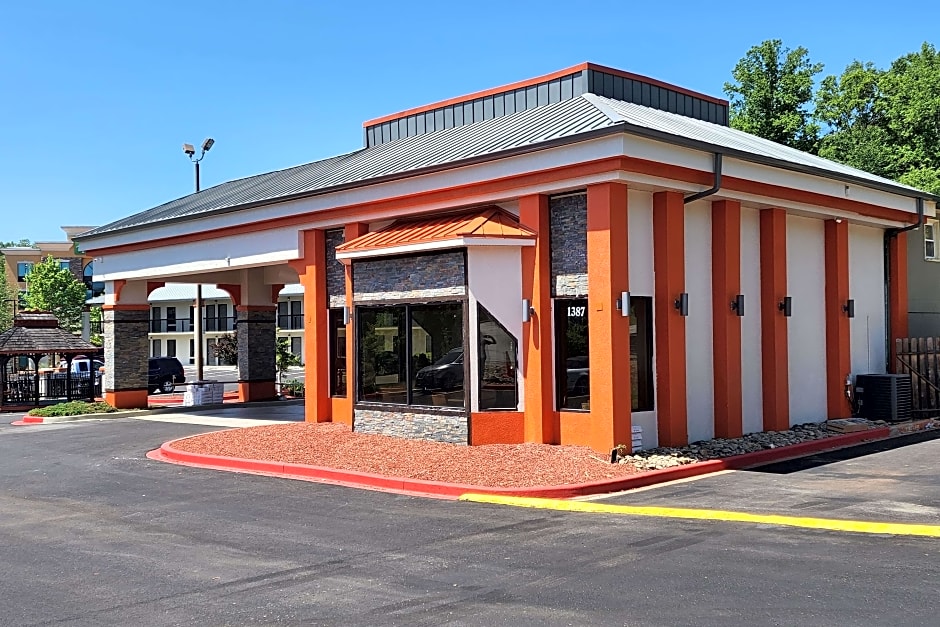 Days Inn by Wyndham Clemson