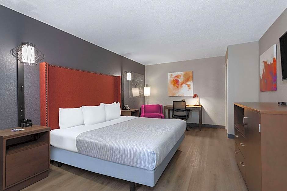 La Quinta Inn & Suites by Wyndham Pensacola