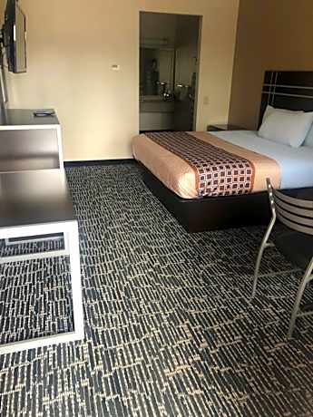 Queen Bed Non-Smoking