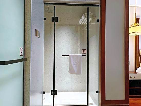 Linjiang International Cruise Hotel (Shanghai Youyi Road)