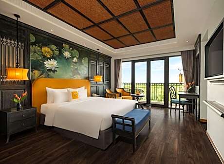 Shining Premier with Balcony