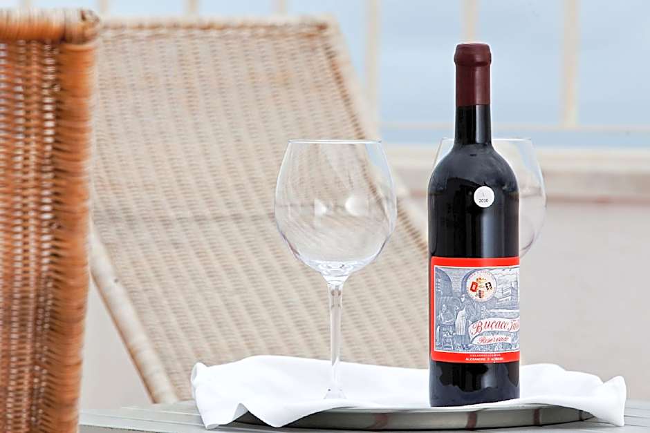 Carcavelos Beach Hotel