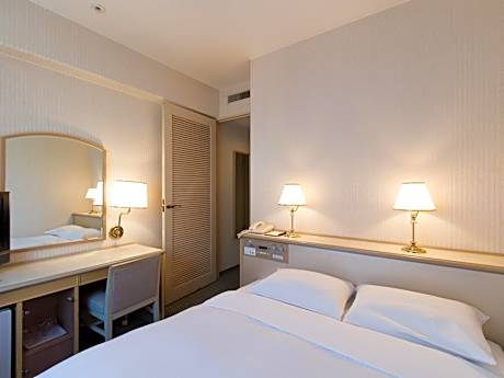 Small Double Room - Non-Smoking