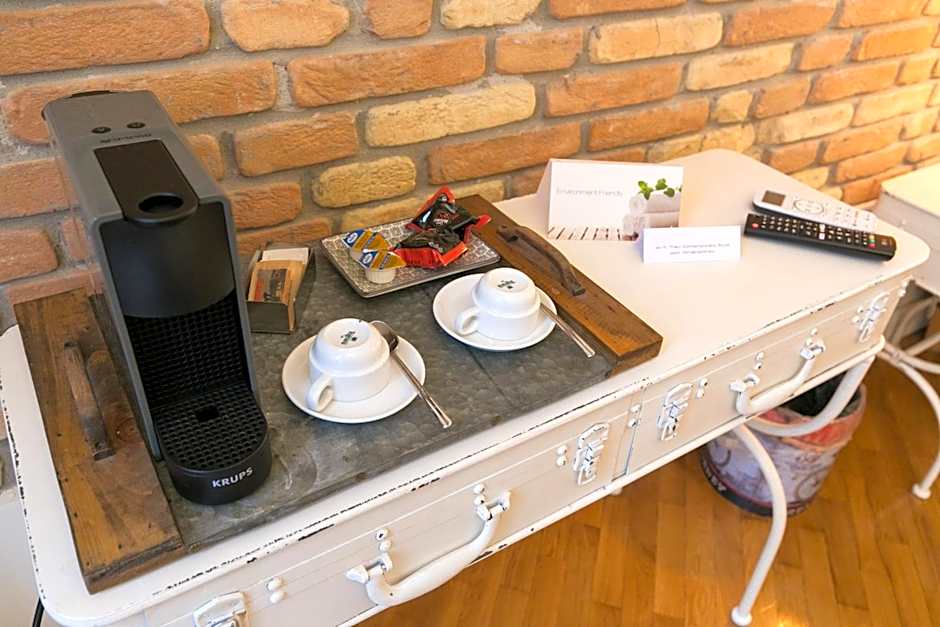 Trevi Contemporary Suite