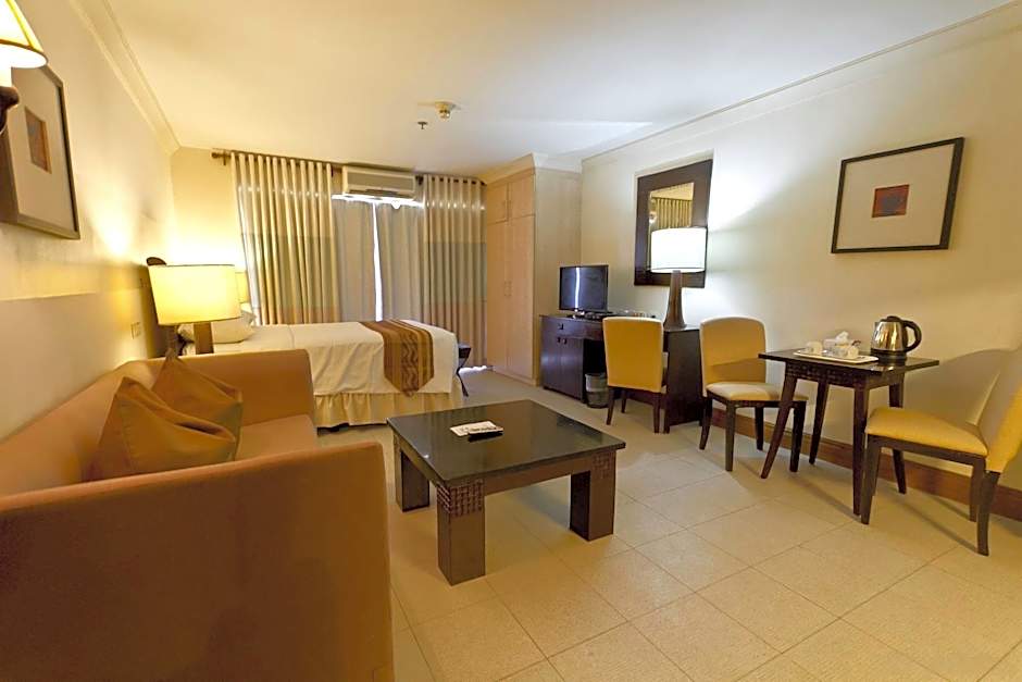 Crown Regency Suites And Residences - Mactan