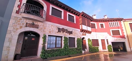 APARTAMENTOS TURÍSTICOS Y SUITES